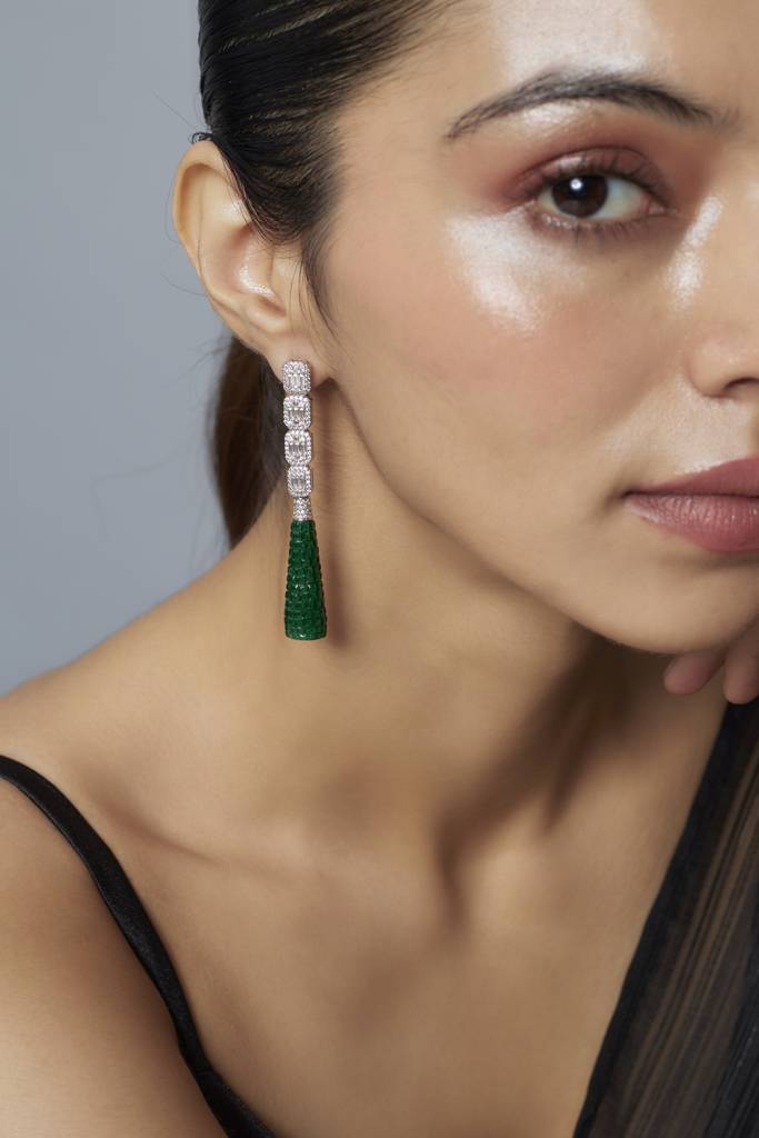 Vivinia By Vidhi Mehra Zia Silver Plated Green Womens Zircon Pair Of Dangler Earrings (Freesize)-Ve870 : VE870