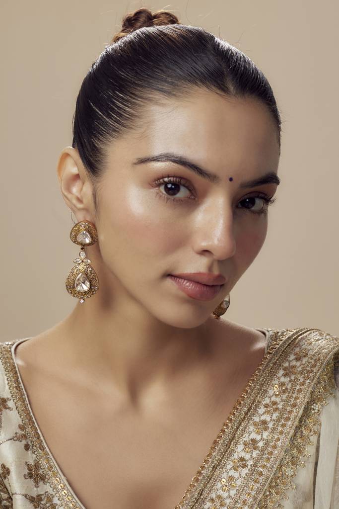 Vivinia By Vidhi Mehra Saadgi Gold Plated Womens Kundan, Polki Pair Of Dangler Earrings (Freesize)-Ve878 : VE878