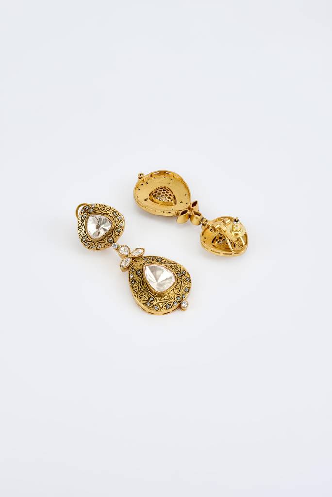 Vivinia By Vidhi Mehra Saadgi Gold Plated Womens Kundan, Polki Pair Of Dangler Earrings (Freesize)-Ve878 : VE878