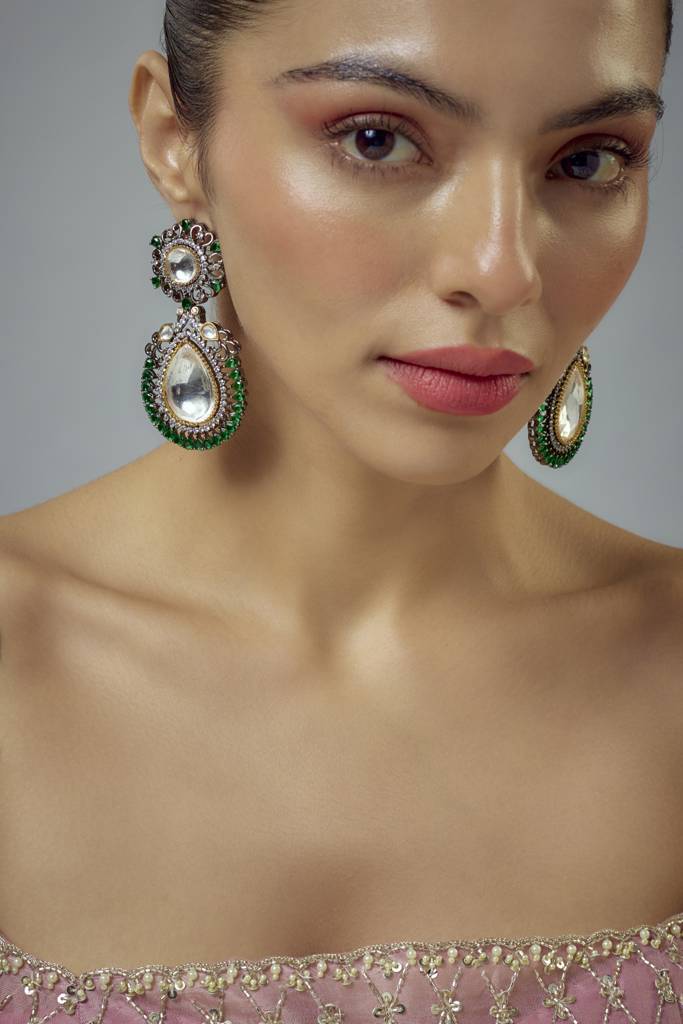 Vivinia By Vidhi Mehra Burgandi Silver Plated Green Kundan, Polki Womens Pair Of Drop Earrings -Ve909 : VE909