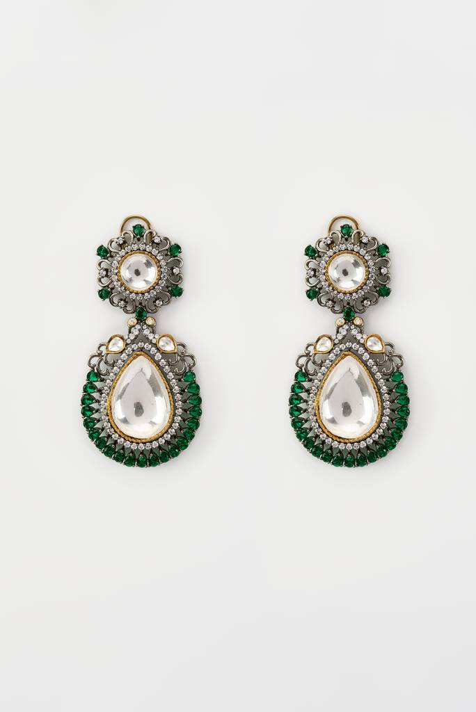 Vivinia By Vidhi Mehra Burgandi Silver Plated Green Kundan, Polki Womens Pair Of Drop Earrings -Ve909 : VE909