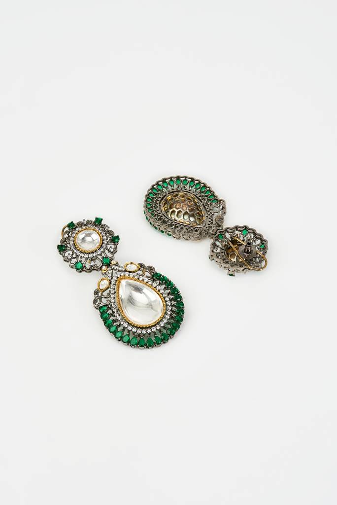 Vivinia By Vidhi Mehra Burgandi Silver Plated Green Kundan, Polki Womens Pair Of Drop Earrings -Ve909 : VE909