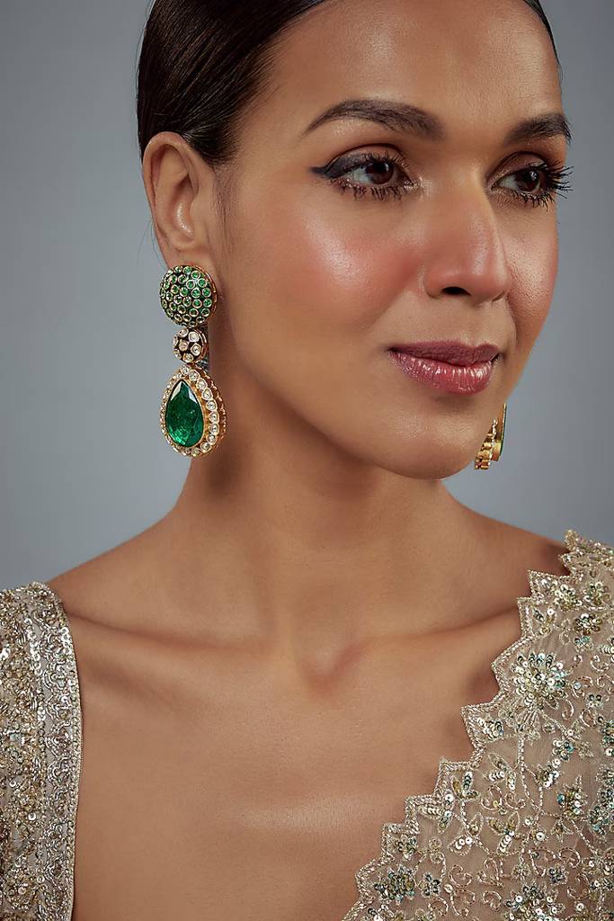 Vivinia By Vidhi Mehra Burgundy Gold Plated Green Kundan, Polki Womens Pair Of Danglers Earrings (Freesize)-Ve923 : VE923