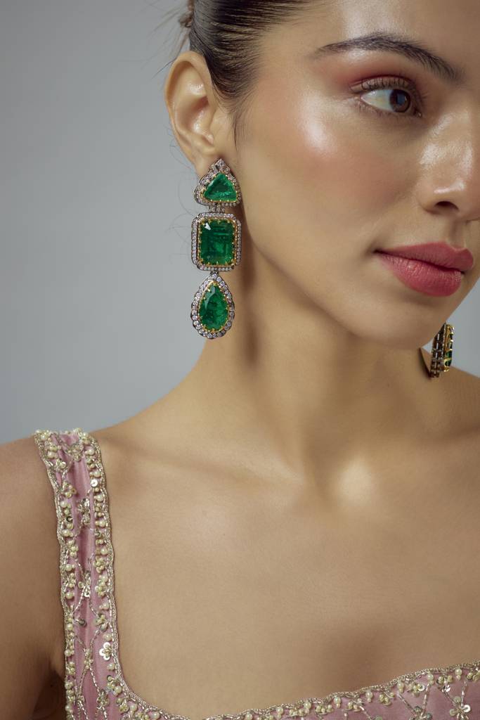 Vivinia By Vidhi Mehra Florence Silver Plated Green Zircon Womens Pair Of Danglers Earrings -Ve926 : VE926