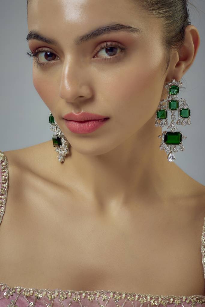 Vivinia By Vidhi Mehra Zia Silver Plated Green Zircon Womens Pair Of Danglers Earrings -Ve929 : VE929