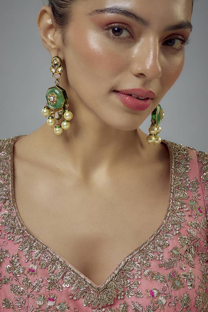 Vivinia By Vidhi Mehra Saadgi Gold Plated Green Kundan, Polki Womens Pair Of Drop Earrings -Ve958 : VE958