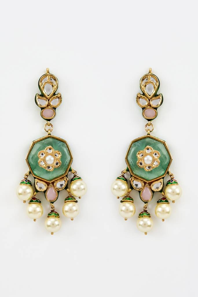 Vivinia By Vidhi Mehra Saadgi Gold Plated Green Kundan, Polki Womens Pair Of Drop Earrings -Ve958 : VE958