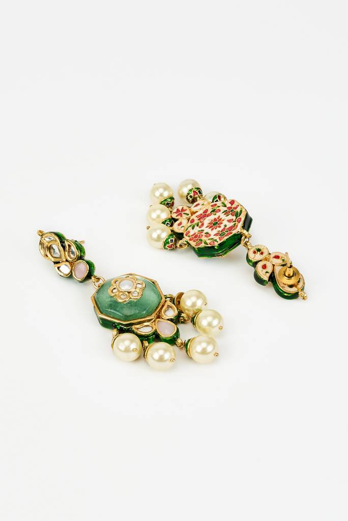 Vivinia By Vidhi Mehra Saadgi Gold Plated Green Kundan, Polki Womens Pair Of Drop Earrings -Ve958 : VE958