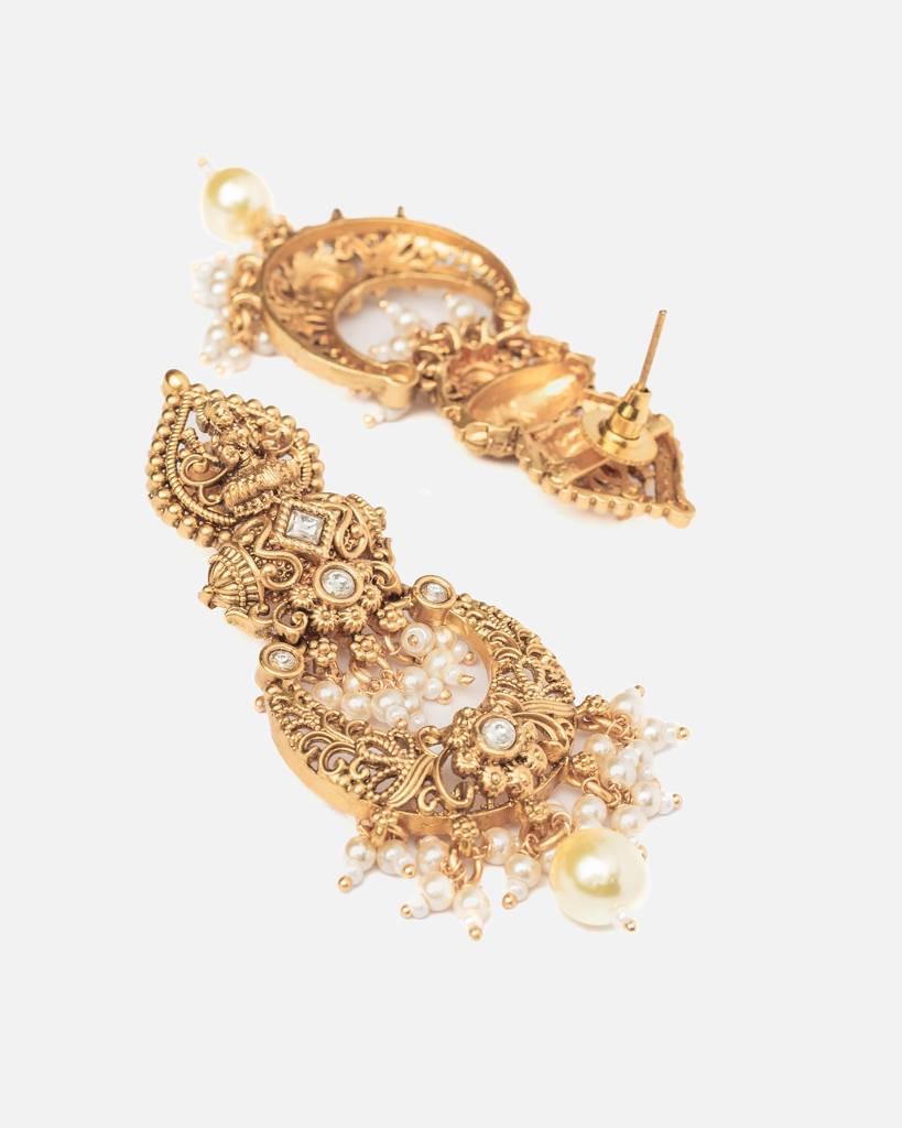 Vivinia By Vidhi Mehra Ismaarh 2.0 Gold/White Womens Pair Of Chandbali Earrings : VE999