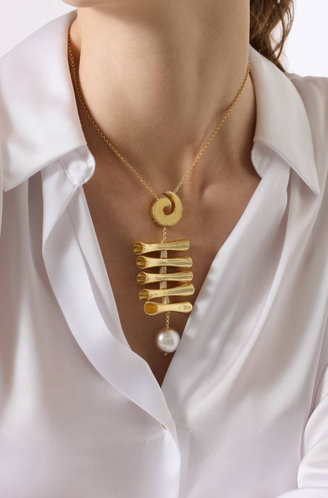 Thenira Necklace : VIVNK0043