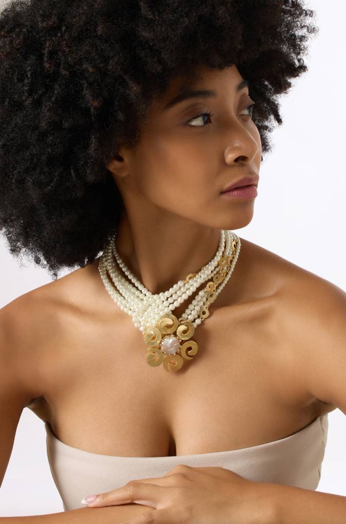 Eluneth Necklace : VIVNK0056