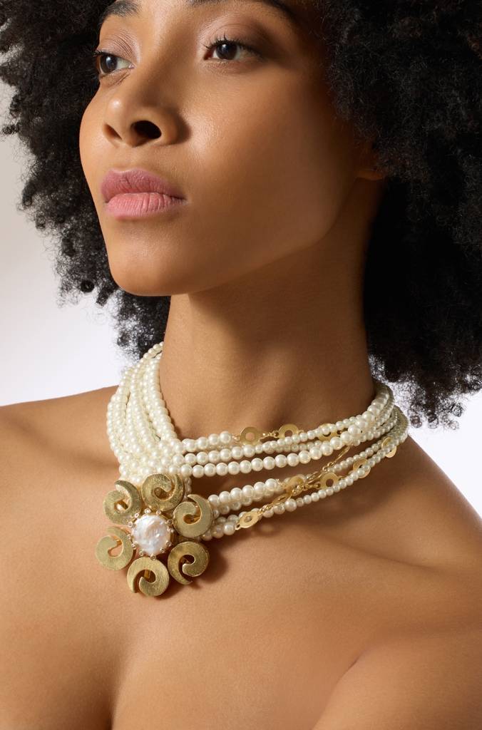 Eluneth Necklace : VIVNK0056