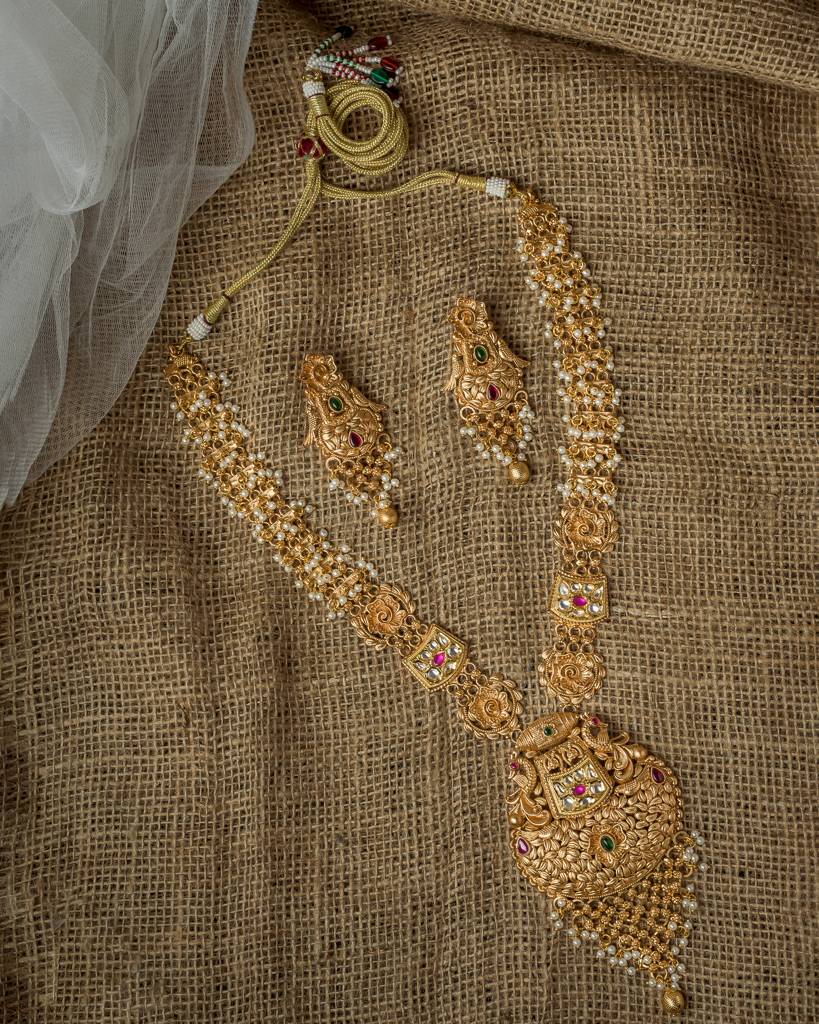 Vivinia By Vidhi Mehra Gold Plated Womens Kundan, Polki Necklace Set With Pair Of Earrings-Vn034 : VN034