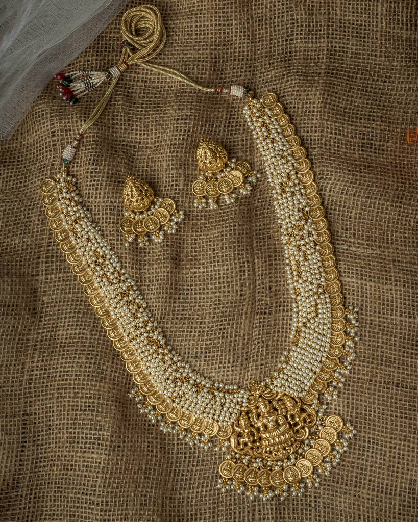 Vivinia By Vidhi Mehra Gold Plated Womens Kundan, Polki Necklace Set With Pair Of Earrings-Vn036 : VN036