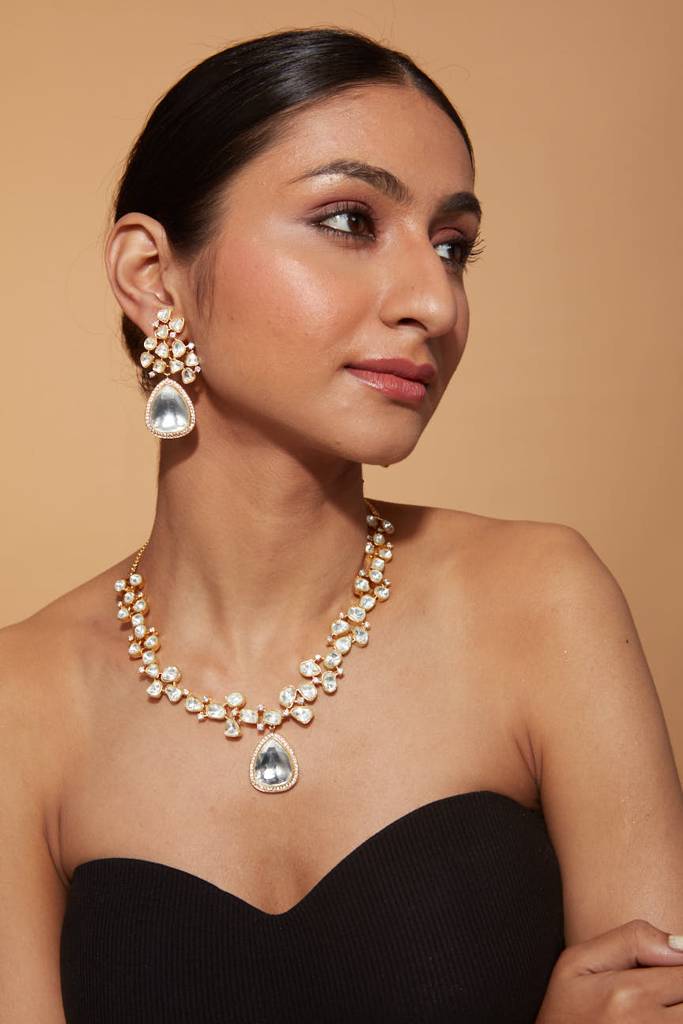 Gold Plated Kundan Studded Necklace & Dangle Earrings Set : VN052