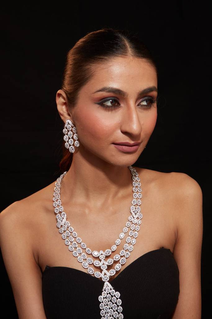 Gold Plated Kundan Studded With Green Beads Drop Choker Necklace & Dangle Earrings Set : VN057