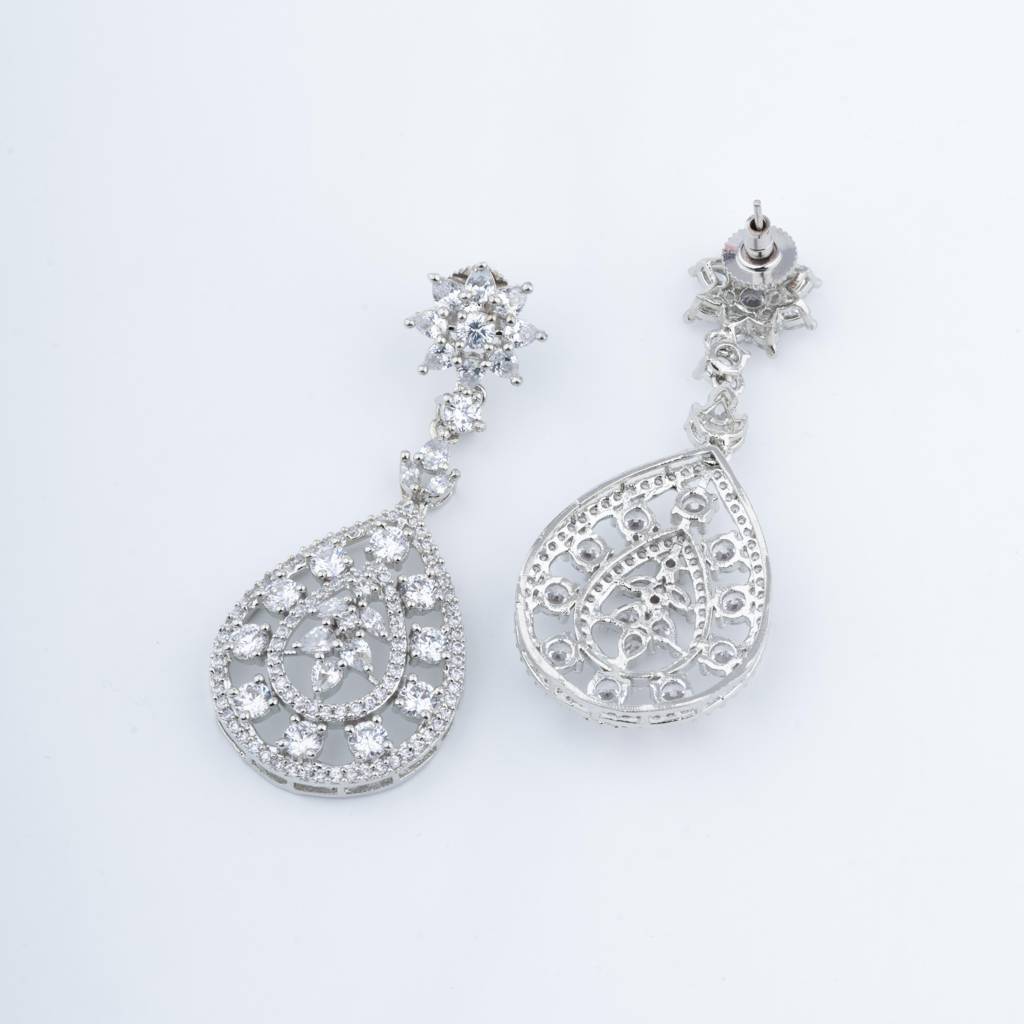 White-Finished Zircon Necklace Set - Silver : VN086
