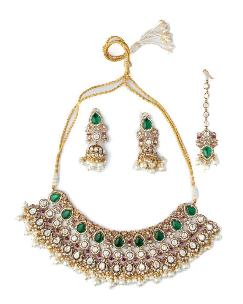 Vivinia By Vidhi Mehra Gold Plated Green Womens Kundan, Polki Necklace Set With Pair Of Earrings & Maangtikka-Vn1002 : VN1002