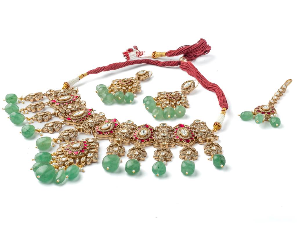 Vivinia By Vidhi Mehra Gold Plated Multicolored Womens Kundan, Polki Necklace Set With Pair Of Earrings & Maangtikka- : VN1004