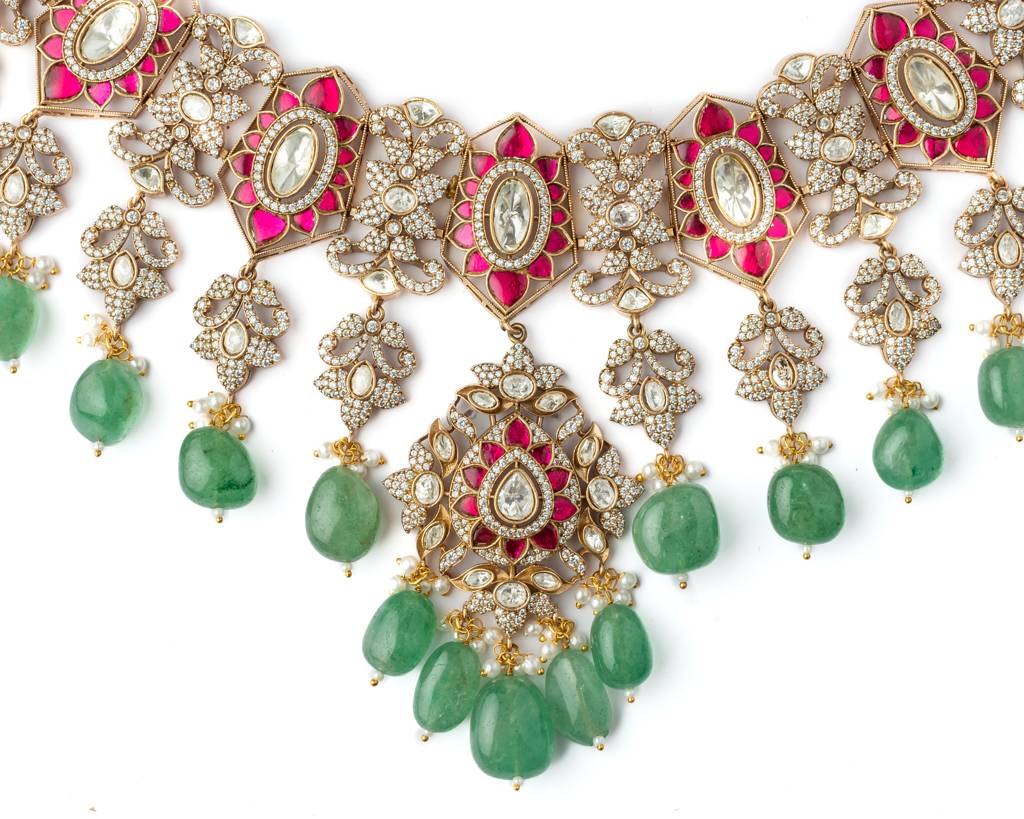 Vivinia By Vidhi Mehra Gold Plated Multicolored Womens Kundan, Polki Necklace Set With Pair Of Earrings & Maangtikka- : VN1004