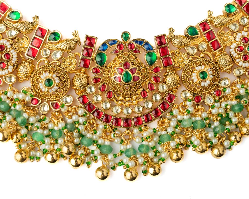 Vivinia By Vidhi Mehra Gold Plated Pink Womens Synthetic Stone Necklace Set With Pair Of Earrings & Maangtikka-Vn1008 : VN1008