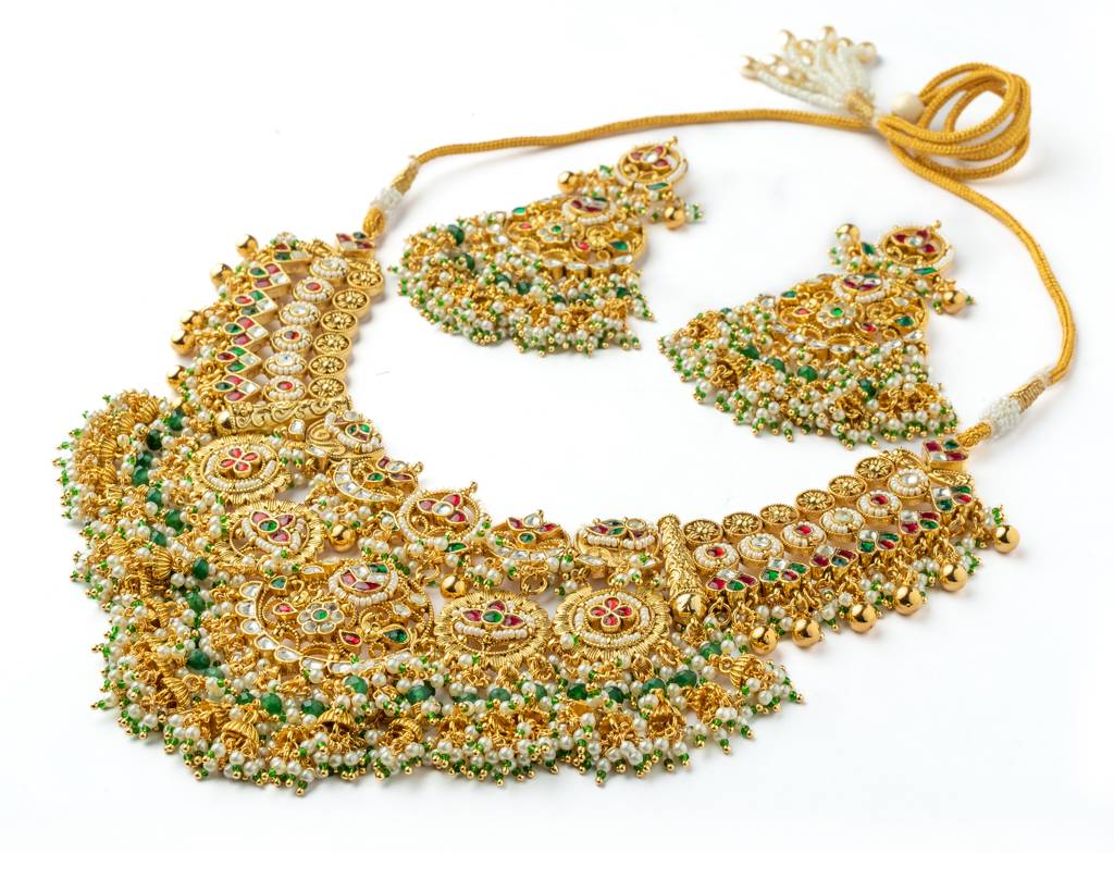 Vivinia By Vidhi Mehra Gold Plated Multicolored Womens Synthetic Stone Necklace Set With Pair Of Earrings-Vn1029 : VN1029