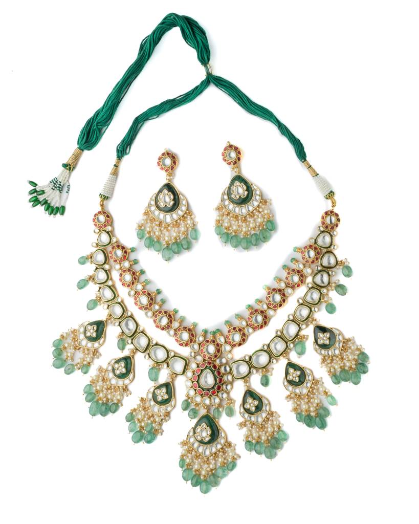 Vivinia By Vidhi Mehra Saadgi Gold Plated Green Womens Short Necklace Set With Pair Of Earrings -Vn1031 : VN1031