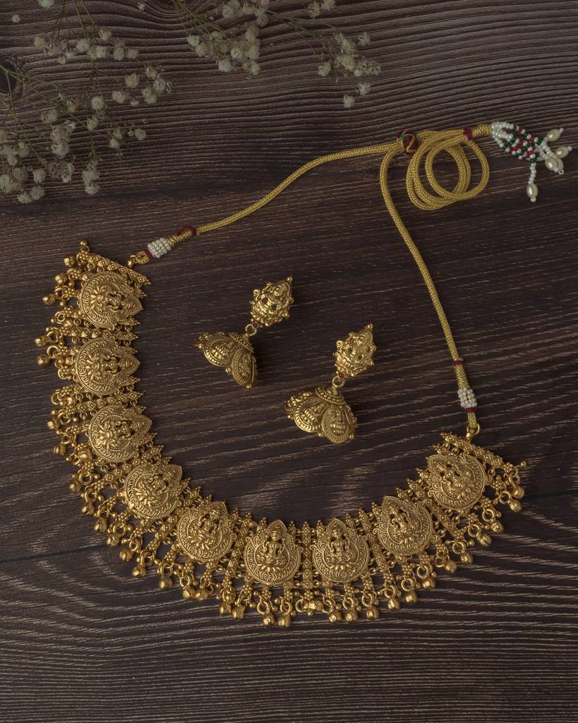 Vivinia By Vidhi Mehra Gold Plated Womens Choker Necklace Set With Pair Of Earrings-Vn1053 : VN1053