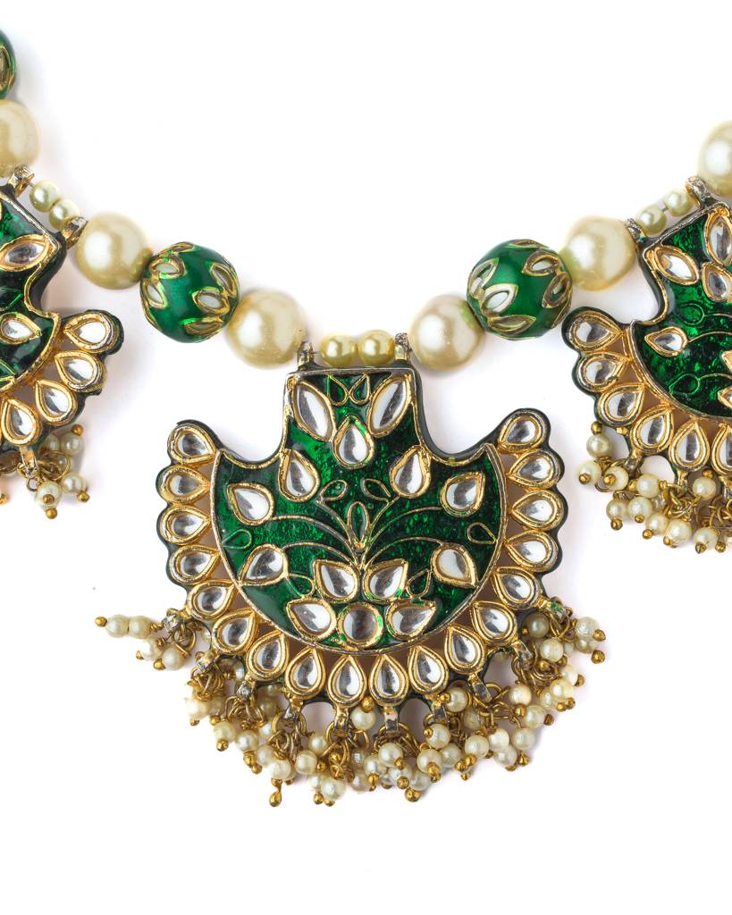 Vivinia By Vidhi Mehra Gold Plated Green Womens Short Necklace Set With Pair Of Earrings-Vn1054 : VN1054