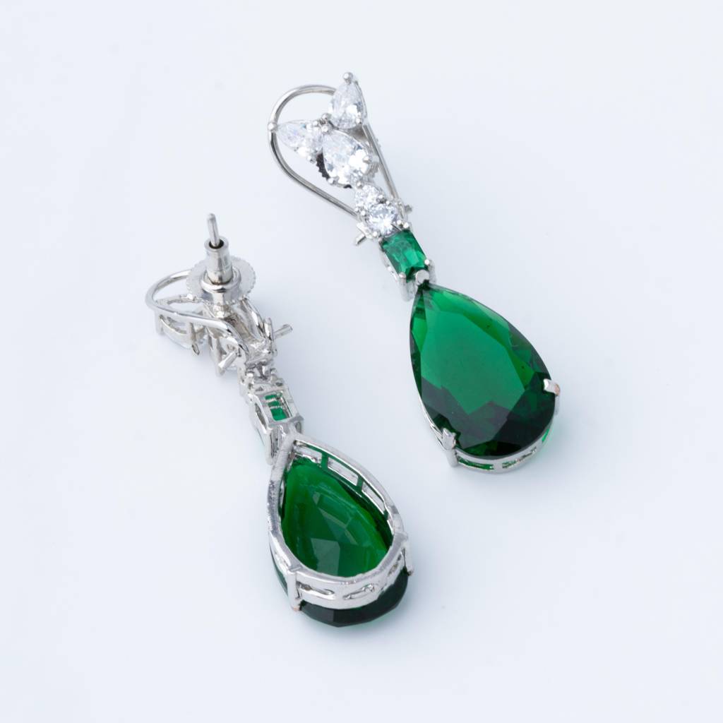 White-Finished Zircon Necklace Set With Earrings : VN136