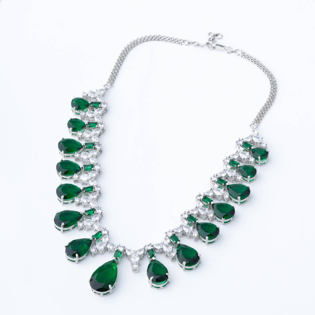 White-Finished Zircon Necklace Set With Earrings : VN136