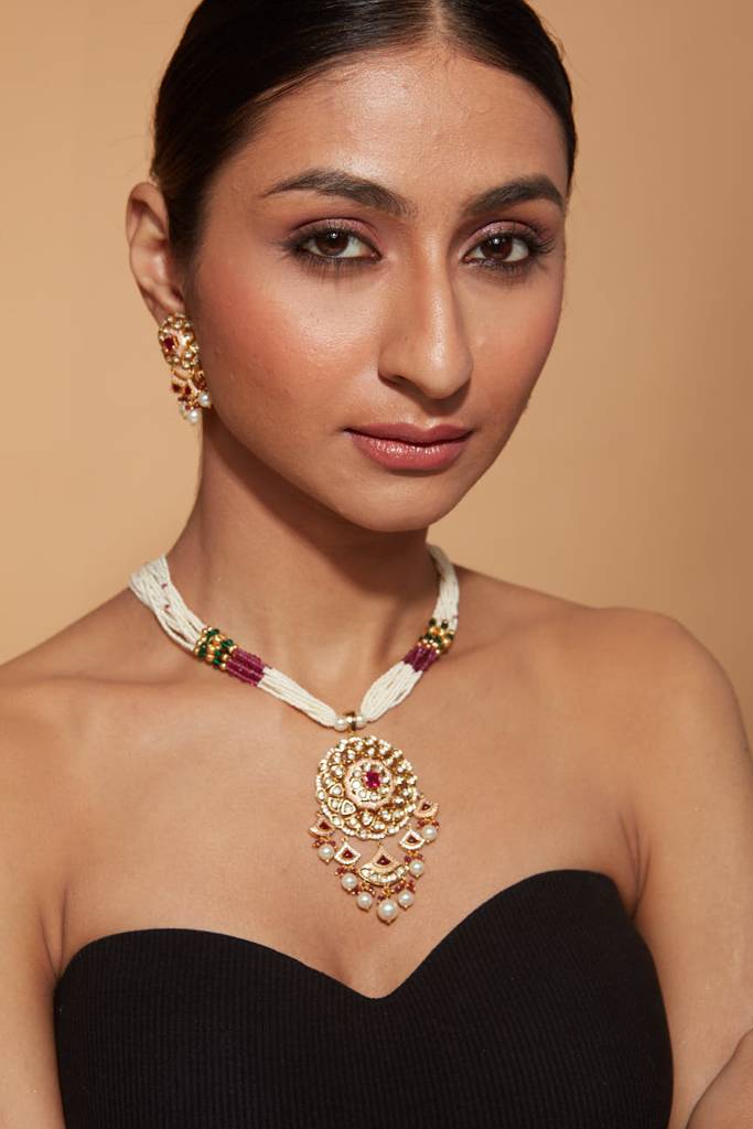 Gold Plated Kundan Studded With Beads Necklace & Earrings Set : VN409