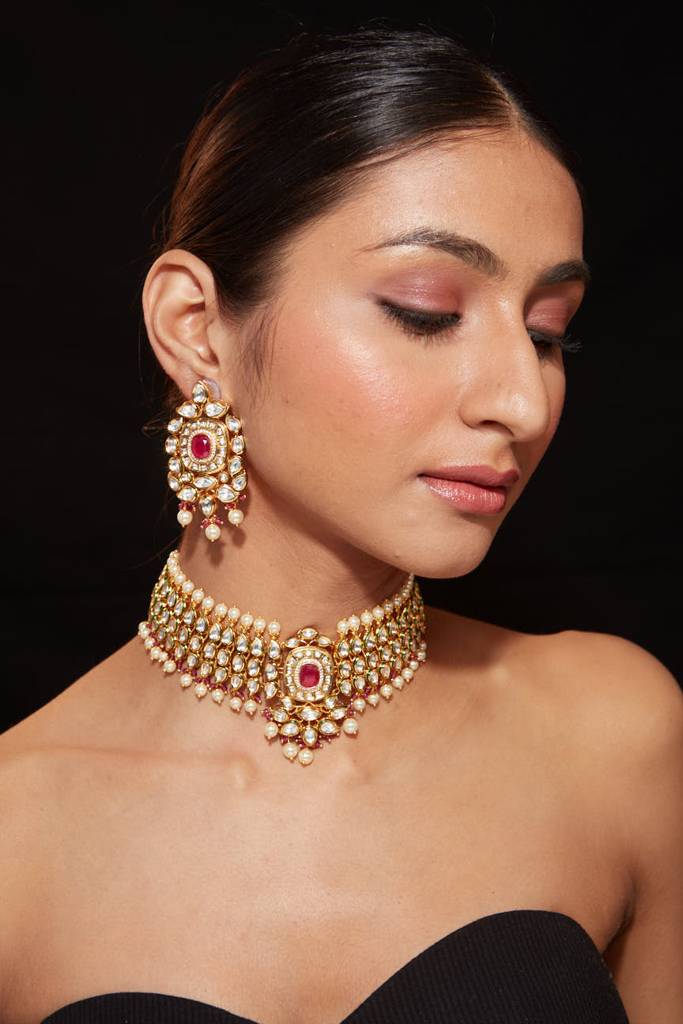Gold Plated Kundan Studded With Pearl Choker Necklace & Dangle Earrings Set : VN413