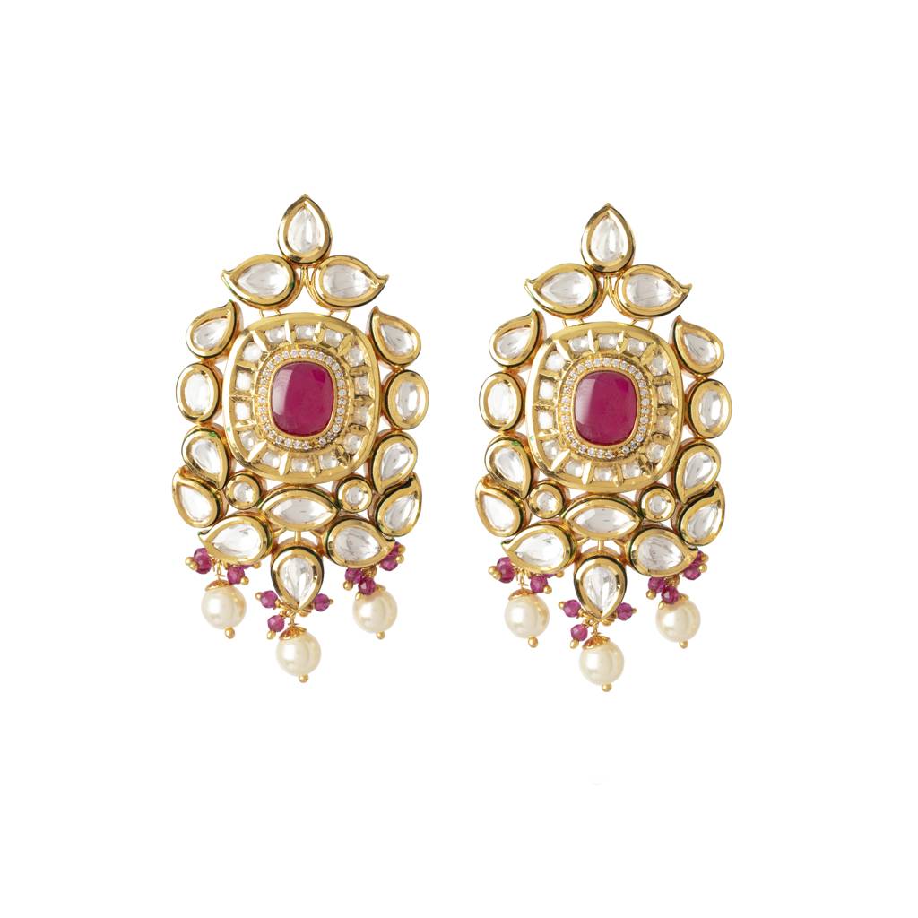 Gold Plated Kundan Studded With Pearl Choker Necklace & Dangle Earrings Set : VN413