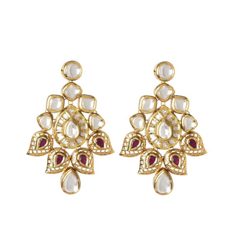 Gold Plated Kundan Studded With Gold Metal Drop Choker Necklace & Dangle Earrings Set : VN416