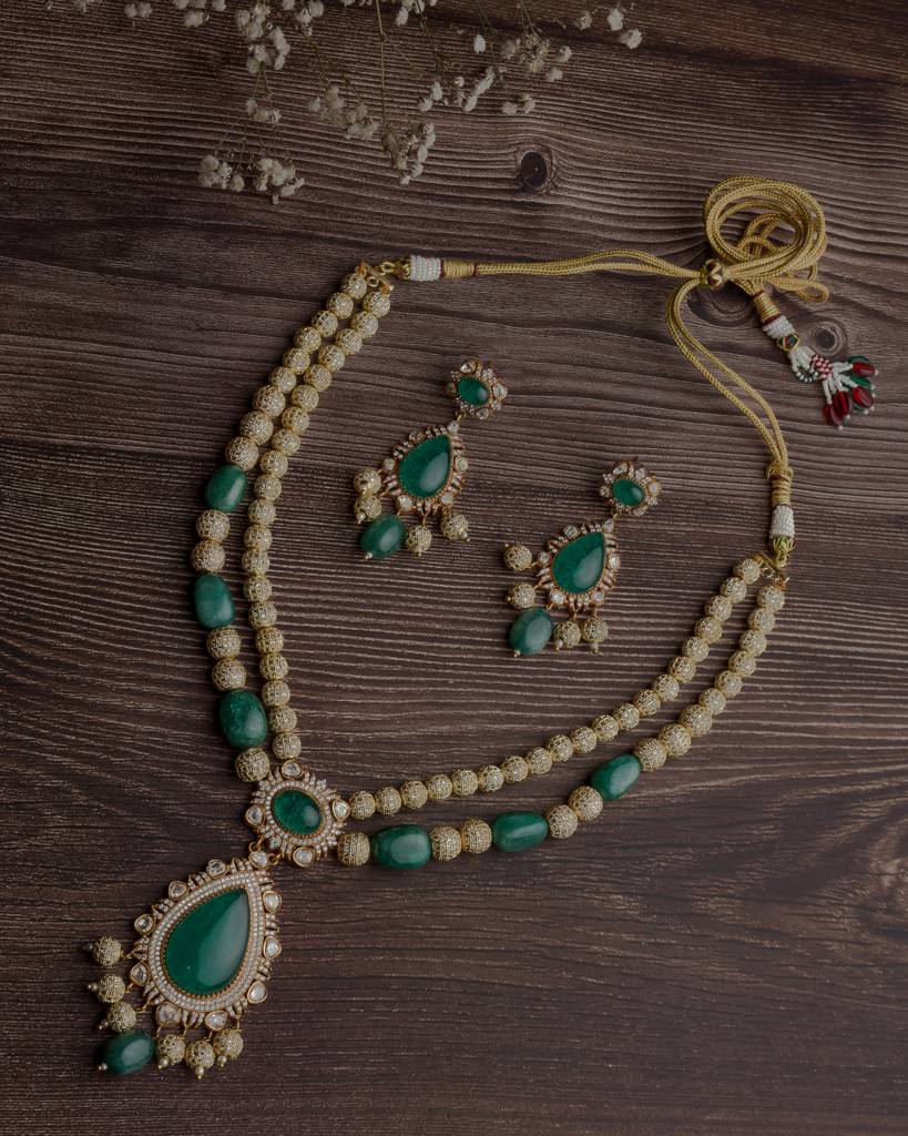 Vivinia By Vidhi Mehra Gold Plated Green Womens Short Necklace Set With Pair Of Earrings-Vn457 : VN457