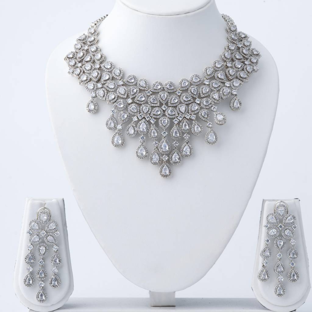 Silver Finished Zircon Necklace Set. : VN599