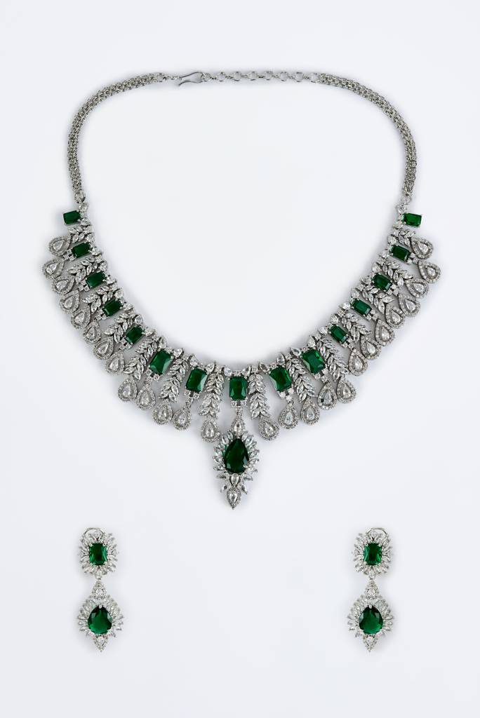 Vivinia By Vidhi Mehra Zia Silver Plated Green Womens Zircon Short Necklace Set With Pair Of Earrings -Vn770 : VN770