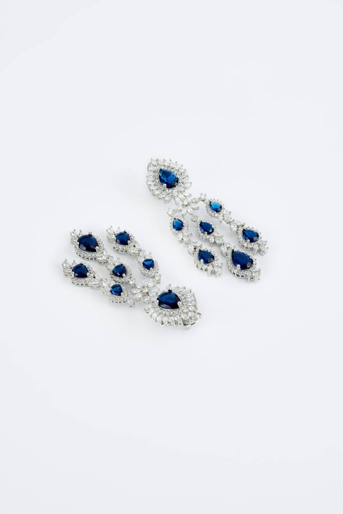 Vivinia By Vidhi Mehra Zia Silver Plated Blue Womens Zircon Short Necklace Set With Pair Of Dangler Earrings & Maangti : VN790