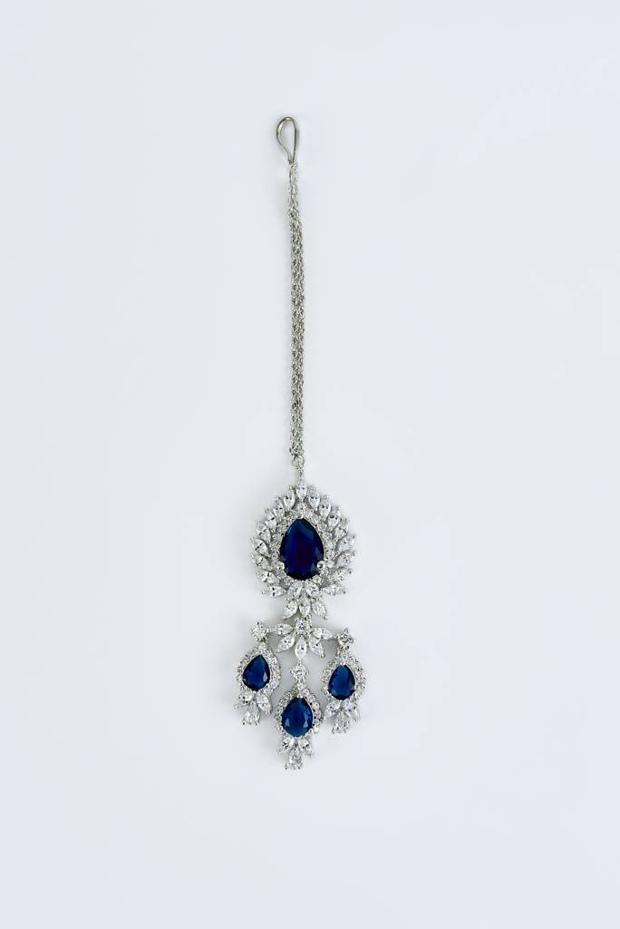 Vivinia By Vidhi Mehra Zia Silver Plated Blue Womens Zircon Short Necklace Set With Pair Of Dangler Earrings & Maangti : VN790