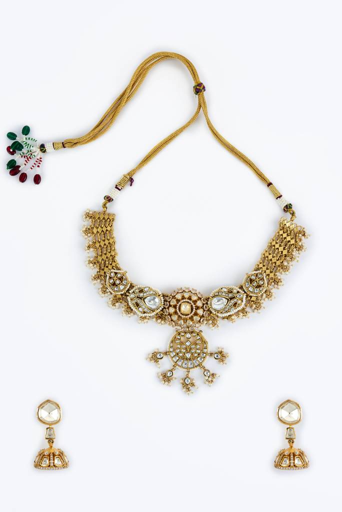Vivinia By Vidhi Mehra Saadgi Gold Plated Womens Kundan, Polki Short Necklace Set With Pair Of Earrings -Vn810 : VN810