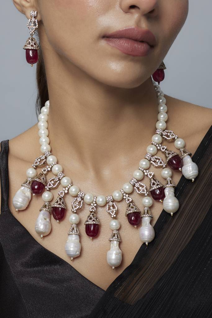 Vivinia By Vidhi Mehra Florence Silver Plated Red Womens Pearl Short Necklace Set With Pair Of Earrings -Vn813 : VN813