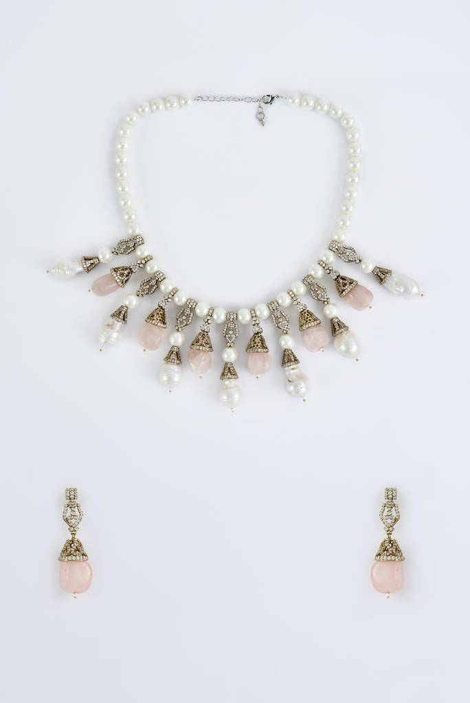 Vivinia By Vidhi Mehra Florence Gold Plated Pink Womens Pearl Short Necklace Set With Pair Of Earrings -Vn818 : VN818