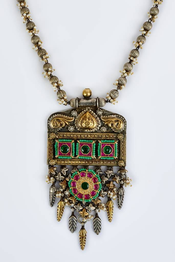 Vivinia By Vidhi Mehra Morpankh Silver Plated Multi Womens Kundan, Polki Long Necklace Set With Pair Of Earrings -Vn826 : VN826