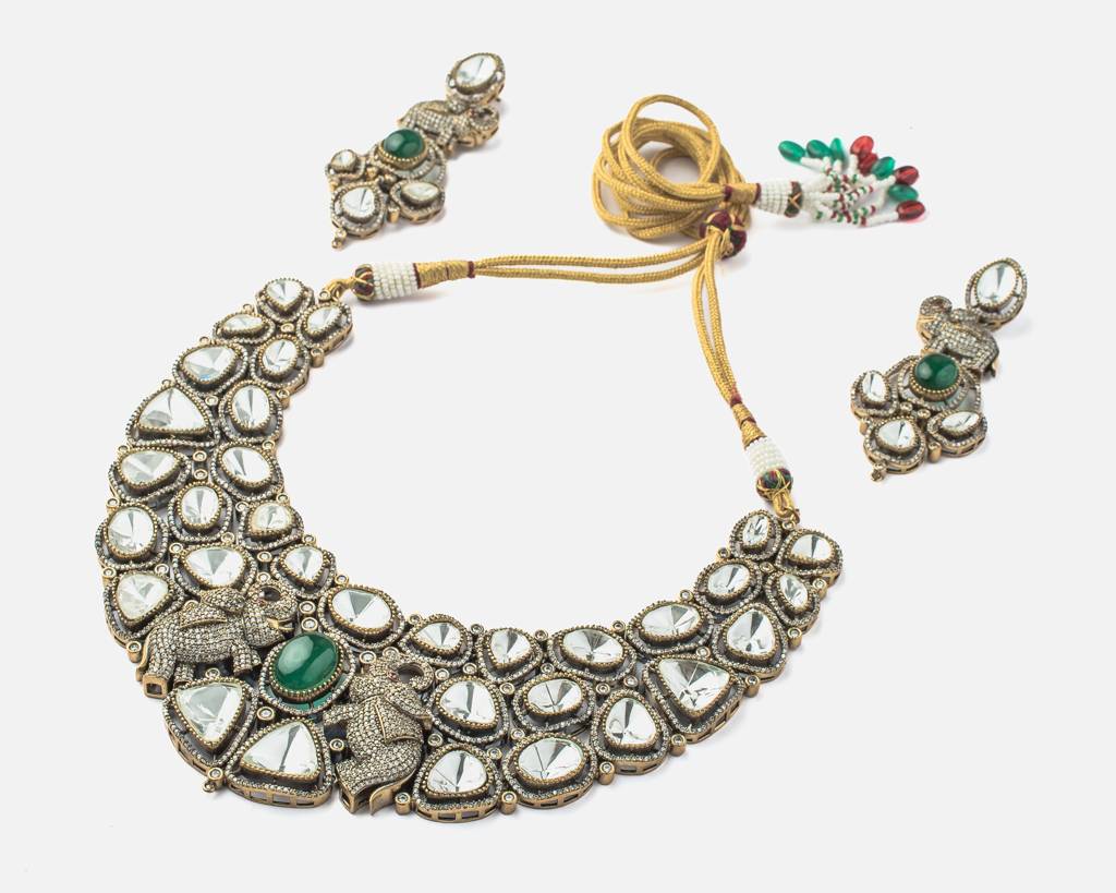 Vivinia By Vidhi Mehra Florence Gold Plated Whitewomens Kundan, Polki Short Necklace Set With Pair Of Earrings -Vn851 : VN851