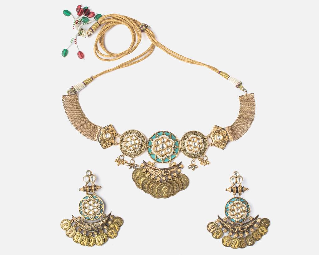Vivinia By Vidhi Mehra Saadgi Gold Plated Womens Temple Choker Necklace Set With Pair Of Earrings -Vn882 : VN882