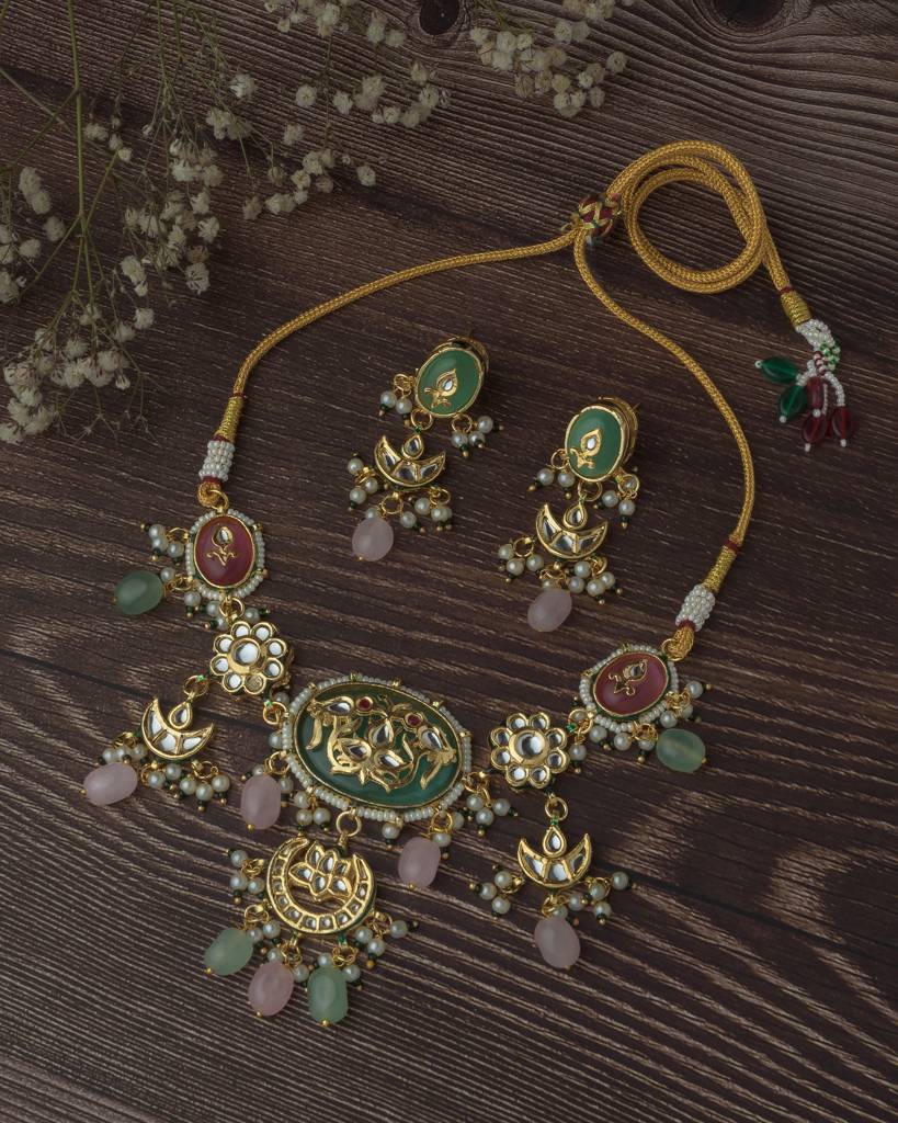 Vivinia By Vidhi Mehra Gold Plated Multicolored Womens Short Necklace Set With Pair Of Earrings-Vn891 : VN891