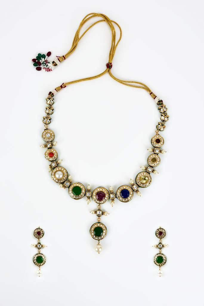 Vivinia By Vidhi Mehra Saadgi Gold Plated Multi Kundan, Polki Womens Short Necklace Set With Pair Of Earrings -Vn895 : VN895