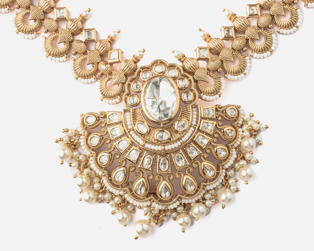 Vivinia By Vidhi Mehra Isvarah Gold Plated Womens Kundan, Polki Short Necklace Set With Pair Of Earrings -Vn913 : VN913
