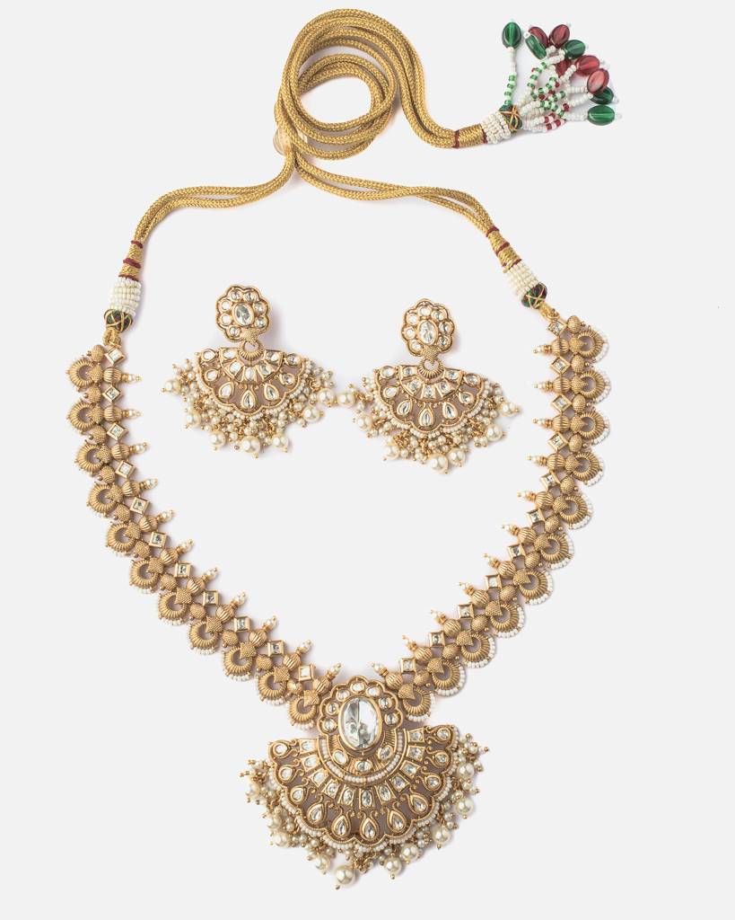 Vivinia By Vidhi Mehra Isvarah Gold Plated Womens Kundan, Polki Short Necklace Set With Pair Of Earrings -Vn913 : VN913